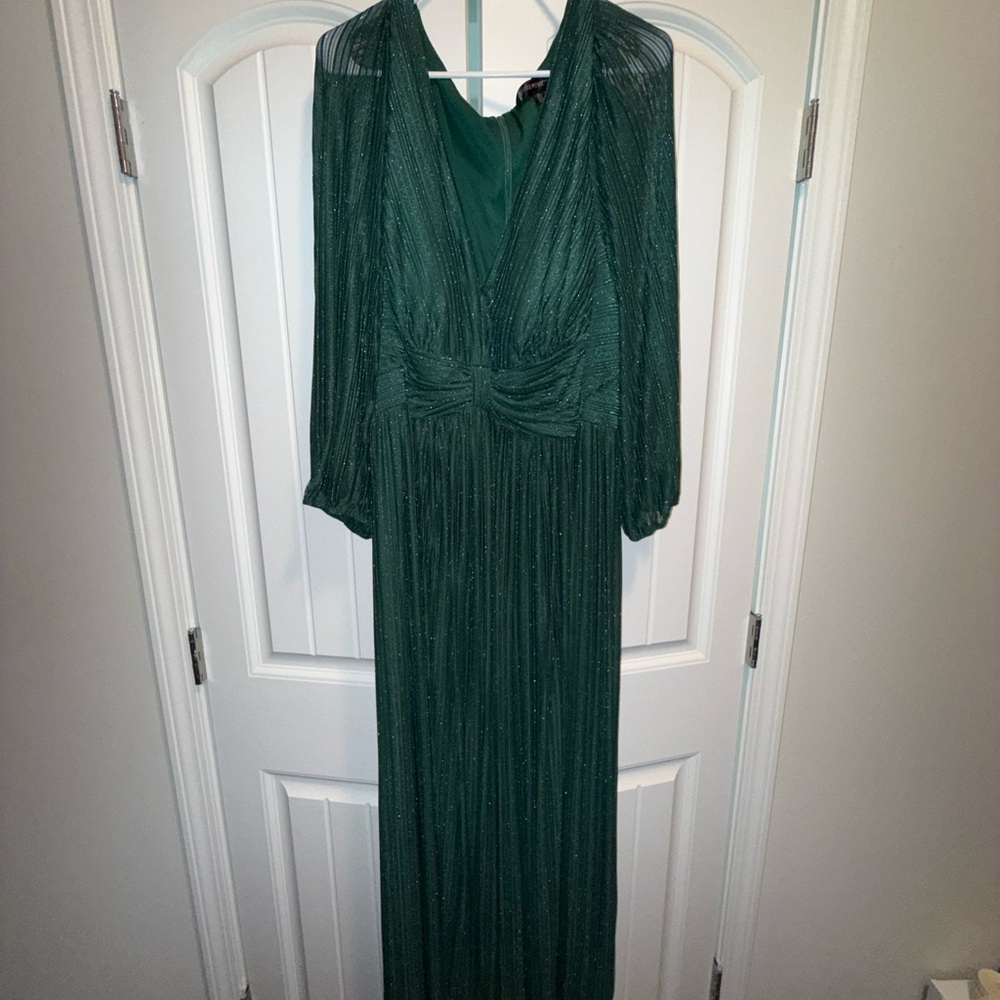 Elegant Green Evening Gown